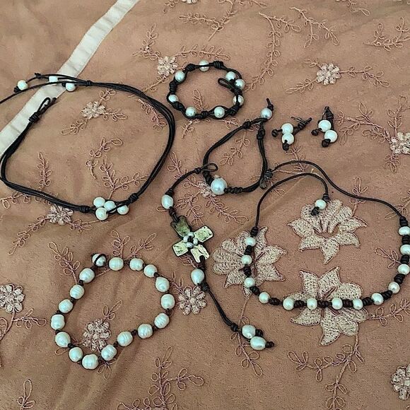 NWOT! Leather and Quality Faux Pearl Jewelry Set!